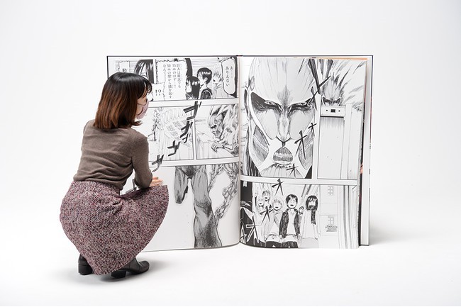 巨人新周边，一米高的巨型漫画，网友毒舌调侃兵长等身漫画